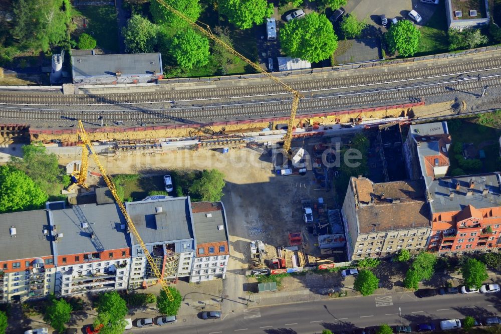 Luftaufnahme Berlin - Baustelle zu einem Wohnhausneubau im Ortsteil Rummelsburg im Bezirk Lichtenberg in Berlin