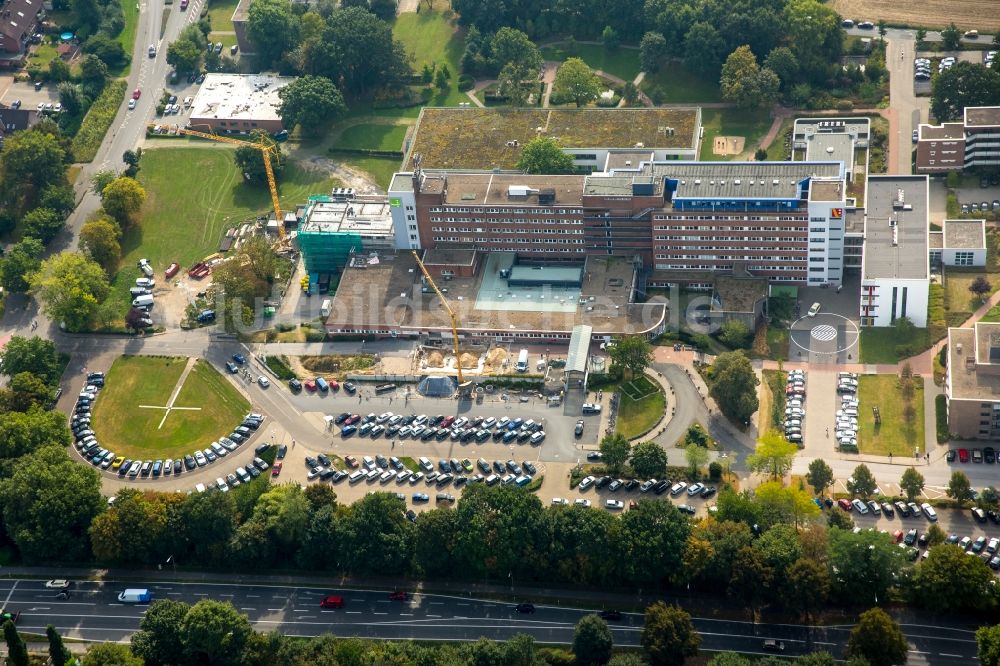 Luftaufnahme Wesel - Baustelle für einen Erweiterungs- Neubau auf dem Klinikgelände des Evangelischen Krankenhauses Wesel in Wesel im Bundesland Nordrhein-Westfalen