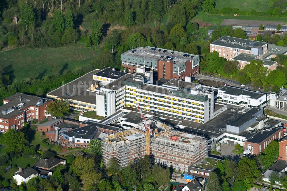 Luftbild Rotenburg (Wümme) - Baustelle für einen Erweiterungs- Neubau auf dem Klinikgelände des Krankenhauses AGAPLESION DIAKONIEKLINIKUM ROTENBURG in Rotenburg (Wümme) im Bundesland Niedersachsen, Deutschland