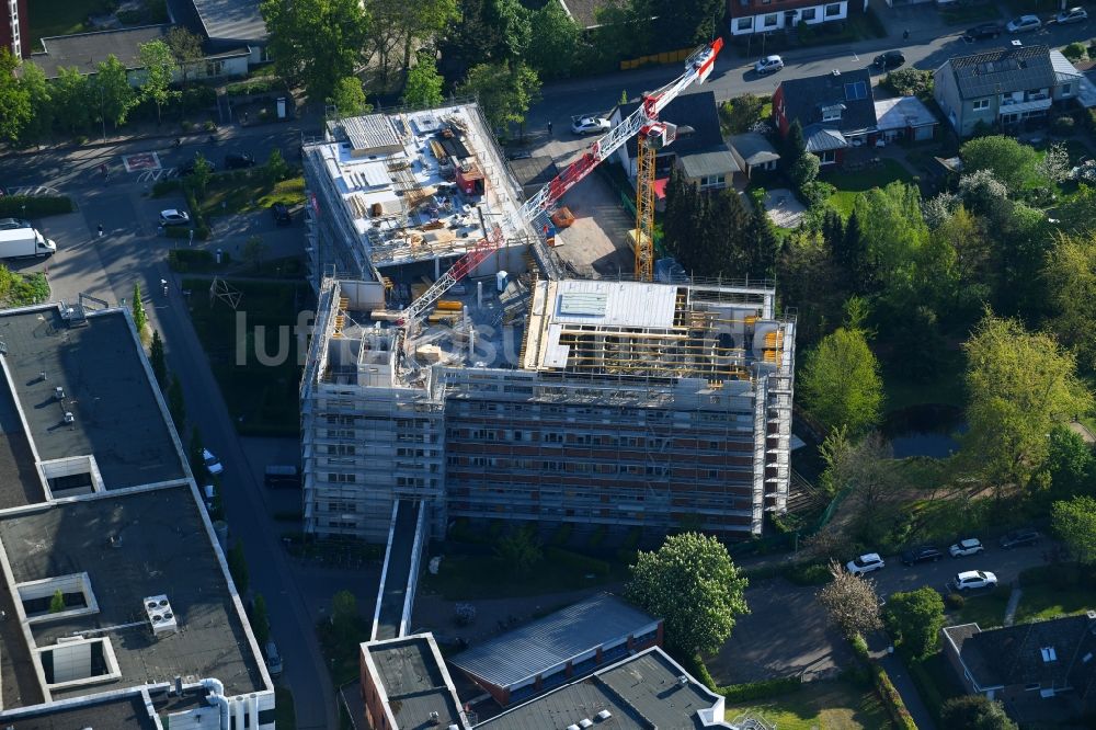 Rotenburg (Wümme) aus der Vogelperspektive: Baustelle für einen Erweiterungs- Neubau auf dem Klinikgelände des Krankenhauses AGAPLESION DIAKONIEKLINIKUM ROTENBURG in Rotenburg (Wümme) im Bundesland Niedersachsen, Deutschland