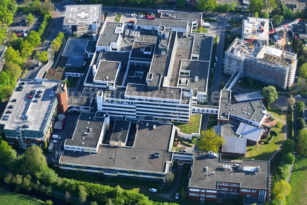 Luftbild Rotenburg (Wümme) - Baustelle für einen Erweiterungs- Neubau auf dem Klinikgelände des Krankenhauses AGAPLESION DIAKONIEKLINIKUM ROTENBURG in Rotenburg (Wümme) im Bundesland Niedersachsen, Deutschland