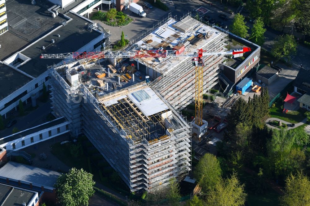 Luftaufnahme Rotenburg (Wümme) - Baustelle für einen Erweiterungs- Neubau auf dem Klinikgelände des Krankenhauses AGAPLESION DIAKONIEKLINIKUM ROTENBURG in Rotenburg (Wümme) im Bundesland Niedersachsen, Deutschland