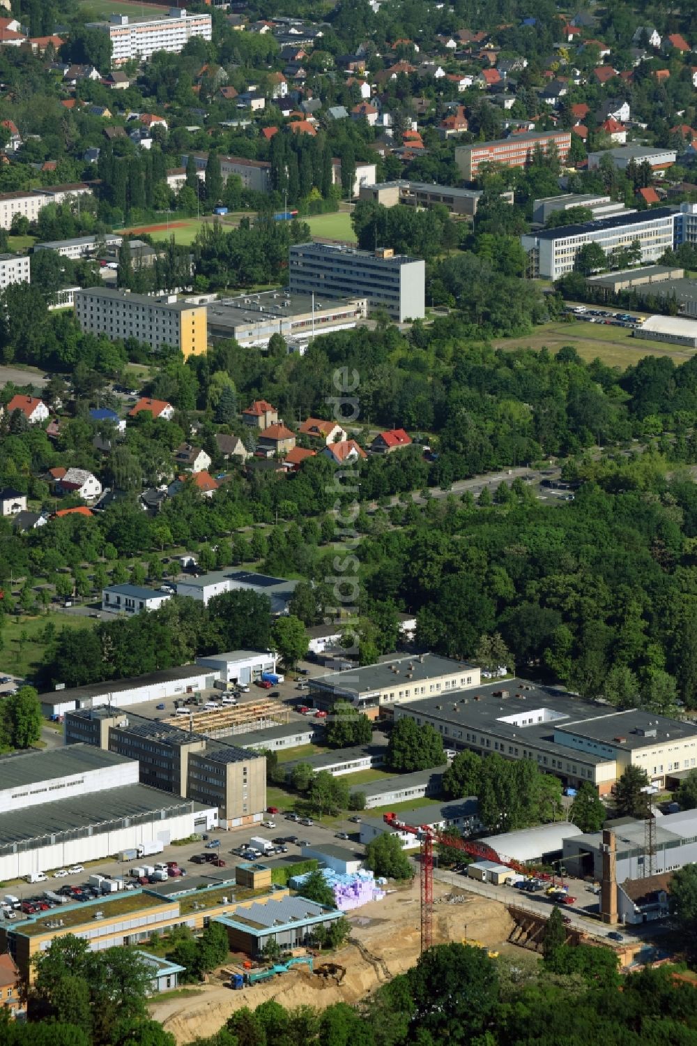 Luftbild Berlin - Baustelle für einen Erweiterungs- Neubau auf dem Klinikgelände des Krankenhauses Arona Klinik des UKB BG Klinikum Unfallkrankenhaus Berlin gGmbH im Ortsteil Bezirk Marzahn-Hellersdorf in Berlin