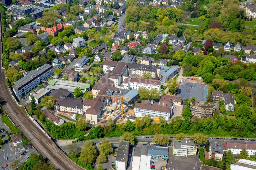 Bochum aus der Vogelperspektive: Baustelle für einen Erweiterungs- Neubau auf dem Klinikgelände des Krankenhauses Augusta-Kranken-Anstalt Bochum in Bochum im Bundesland Nordrhein-Westfalen, Deutschland