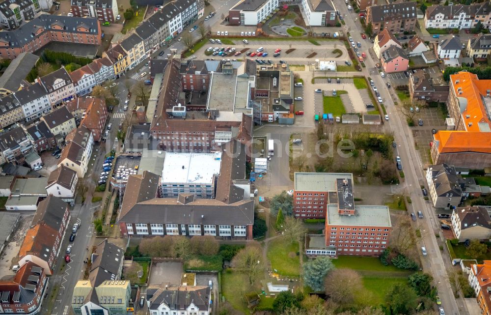 Luftbild Gladbeck - Baustelle für einen Erweiterungs- Neubau auf dem Klinikgelände des Krankenhauses St.-Barbara-Hospital an der Barbarastraße in Gladbeck im Bundesland Nordrhein-Westfalen, Deutschland