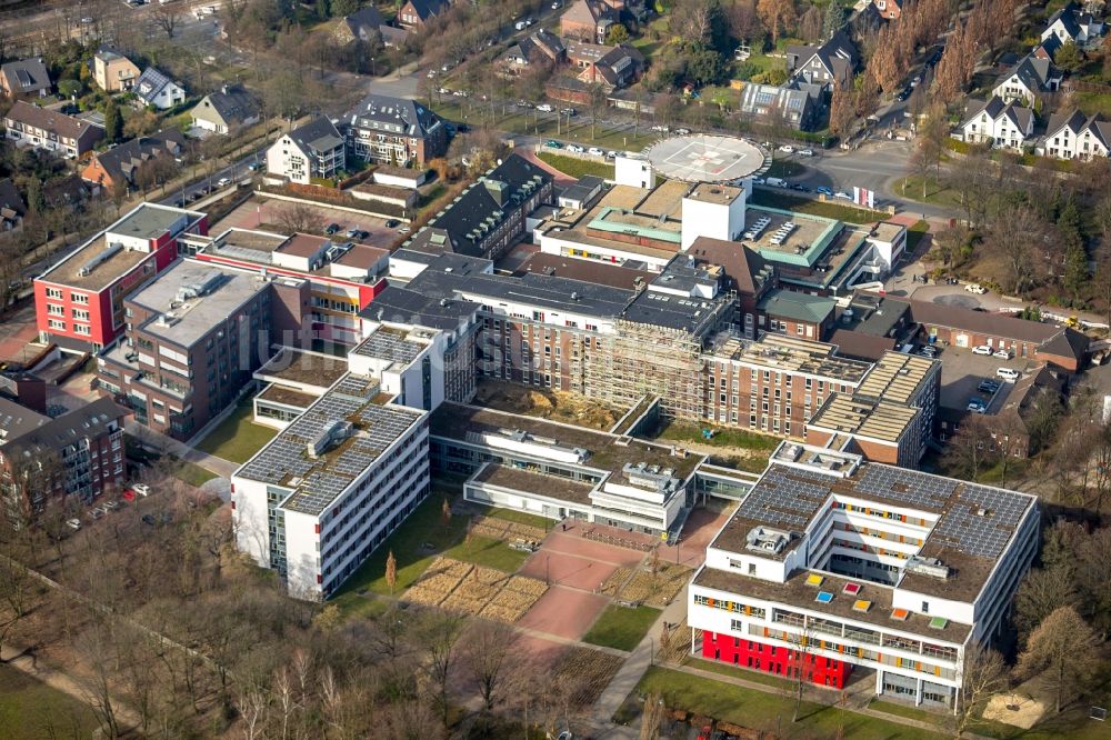 Gelsenkirchen aus der Vogelperspektive: Baustelle für einen Erweiterungs- Neubau auf dem Klinikgelände des Krankenhauses Bergmannsheil und Kinderklinik Buer im Ortsteil Buer in Gelsenkirchen im Bundesland Nordrhein-Westfalen, Deutschland