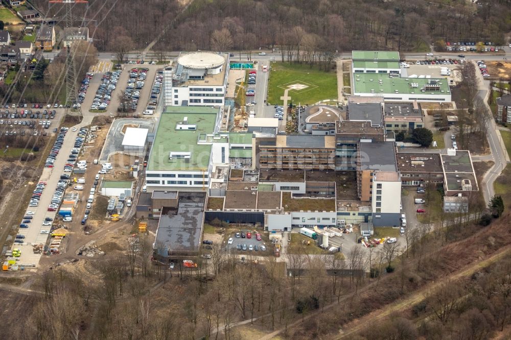 Luftaufnahme Duisburg - Baustelle für einen Erweiterungs- Neubau auf dem Klinikgelände des Krankenhauses am Evangelisches Krankenhaus Duisburg-Nord in Duisburg im Bundesland Nordrhein-Westfalen, Deutschland