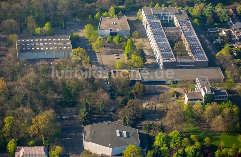 Duisburg aus der Vogelperspektive: Baustelle für einen Erweiterungs- Neubau auf dem Klinikgelände des Krankenhauses Evangelisches Krankenhaus Duisburg-Nord in Duisburg im Bundesland Nordrhein-Westfalen, Deutschland