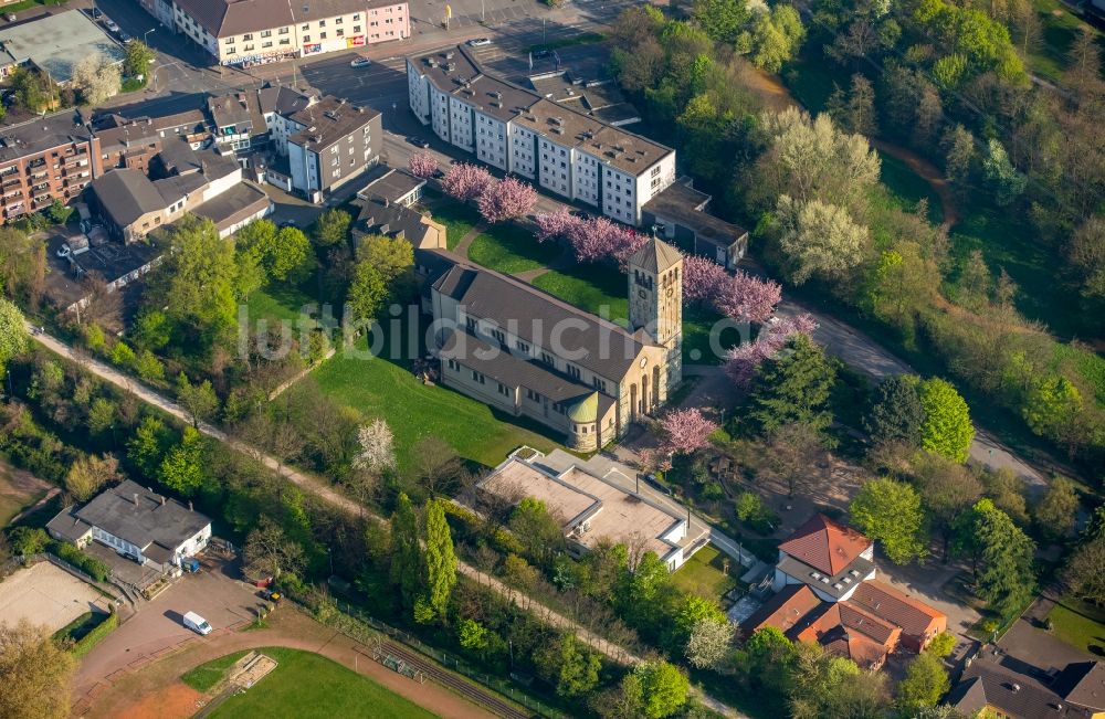 Luftaufnahme Duisburg - Baustelle für einen Erweiterungs- Neubau auf dem Klinikgelände des Krankenhauses Evangelisches Krankenhaus Duisburg-Nord in Duisburg im Bundesland Nordrhein-Westfalen, Deutschland