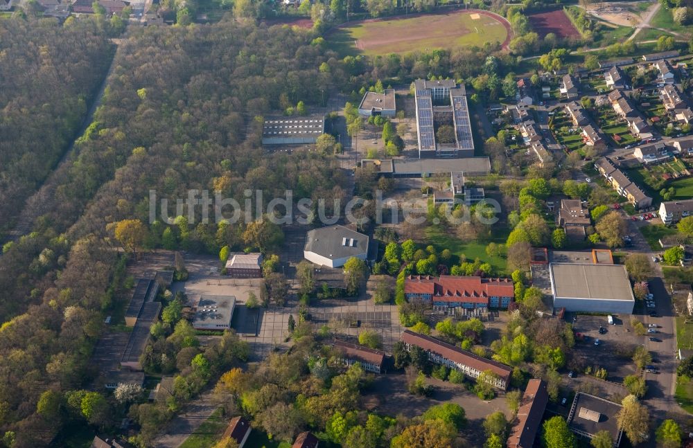 Duisburg aus der Vogelperspektive: Baustelle für einen Erweiterungs- Neubau auf dem Klinikgelände des Krankenhauses Evangelisches Krankenhaus Duisburg-Nord in Duisburg im Bundesland Nordrhein-Westfalen, Deutschland