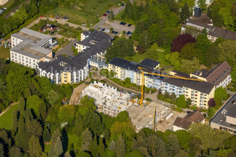 Luftaufnahme Witten - Baustelle für einen Erweiterungs- Neubau auf dem Klinikgelände des Krankenhauses Evangelisches Krankenhaus Witten in Witten im Bundesland Nordrhein-Westfalen, Deutschland