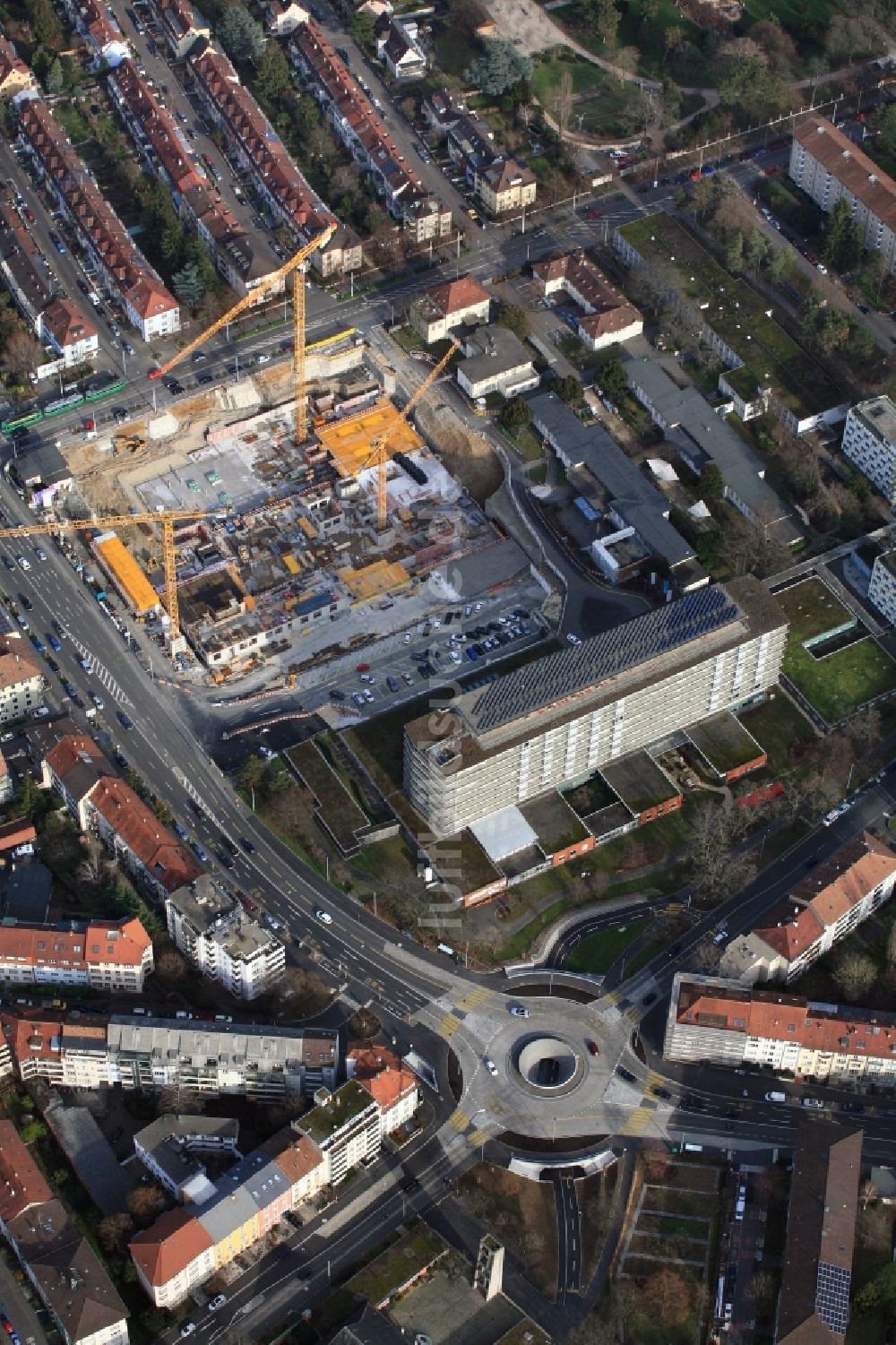 Luftbild Basel - Baustelle für einen Erweiterungs- Neubau auf dem Klinikgelände des Krankenhauses Felix Platter-Spital in Basel in der Schweiz