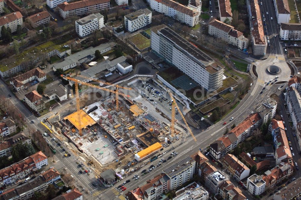 Luftaufnahme Basel - Baustelle für einen Erweiterungs- Neubau auf dem Klinikgelände des Krankenhauses Felix Platter-Spital in Basel in der Schweiz