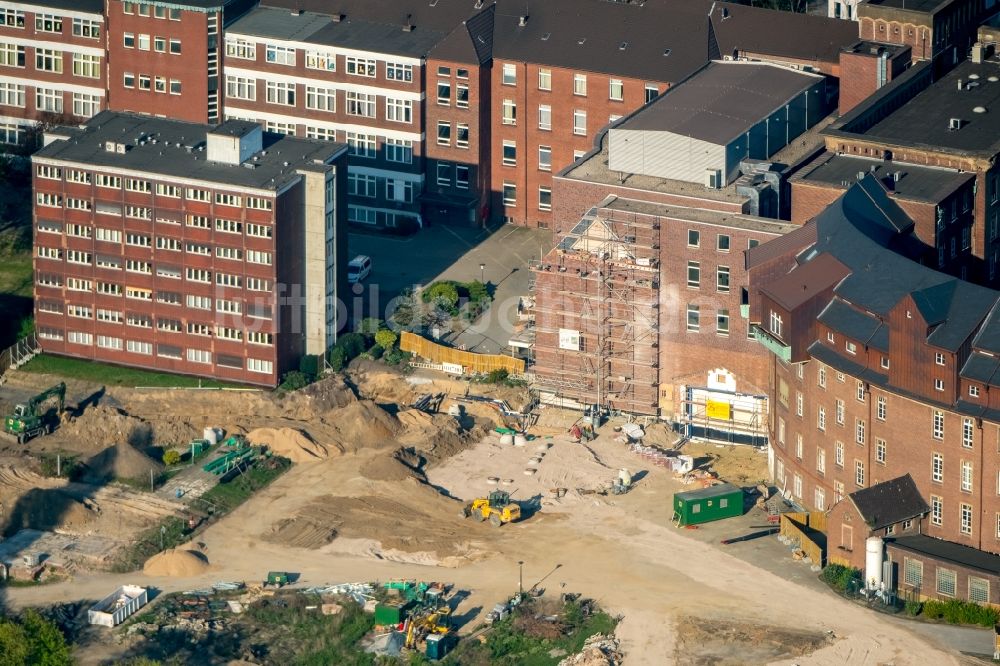 Luftaufnahme Duisburg - Baustelle für einen Erweiterungs- Neubau auf dem Klinikgelände des Krankenhauses Helios St. Johannes Klinik Duisburg in Duisburg im Bundesland Nordrhein-Westfalen, Deutschland