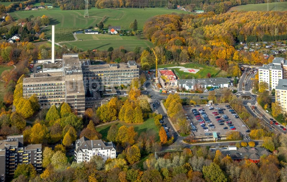 Luftbild Velbert - Baustelle für einen Erweiterungs- Neubau auf dem Klinikgelände des Krankenhauses Helios Klinikum Niederberg in Velbert im Bundesland Nordrhein-Westfalen, Deutschland