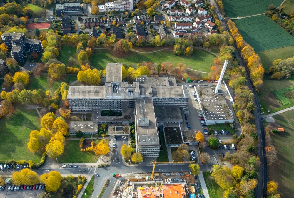 Luftbild Velbert - Baustelle für einen Erweiterungs- Neubau auf dem Klinikgelände des Krankenhauses Helios Klinikum Niederberg in Velbert im Bundesland Nordrhein-Westfalen, Deutschland