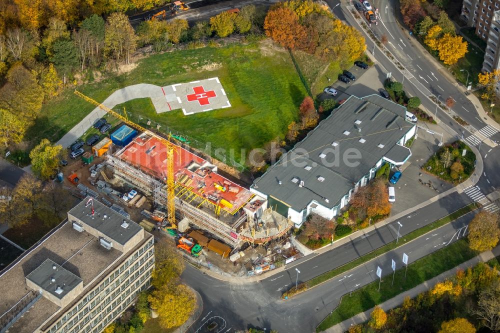 Luftbild Velbert - Baustelle für einen Erweiterungs- Neubau auf dem Klinikgelände des Krankenhauses Helios Klinikum Niederberg in Velbert im Bundesland Nordrhein-Westfalen, Deutschland