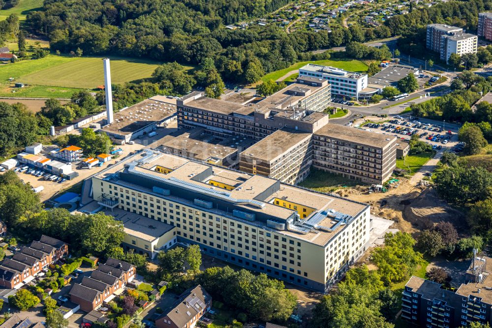 Luftbild Velbert - Baustelle für einen Erweiterungs- Neubau auf dem Klinikgelände des Krankenhauses Helios Klinikum Niederberg in Velbert im Bundesland Nordrhein-Westfalen, Deutschland