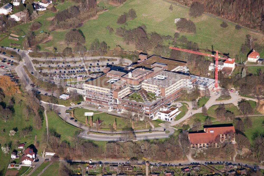 Baden-Baden aus der Vogelperspektive: Baustelle für einen Erweiterungs- Neubau auf dem Klinikgelände des Krankenhauses Klinikum Mittelbaden Baden-Baden Balg in Baden-Baden im Bundesland Baden-Württemberg, Deutschland