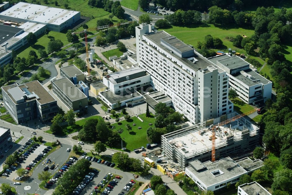 Wetzlar aus der Vogelperspektive: Baustelle für einen Erweiterungs- Neubau auf dem Klinikgelände des Krankenhauses Klinikum Wetzlar in Wetzlar im Bundesland Hessen, Deutschland