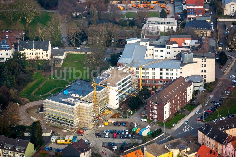 Luftbild Bochum - Baustelle für einen Erweiterungs- Neubau auf dem Klinikgelände des Krankenhauses Marien-Hospital in Wattenscheid im Bundesland Nordrhein-Westfalen