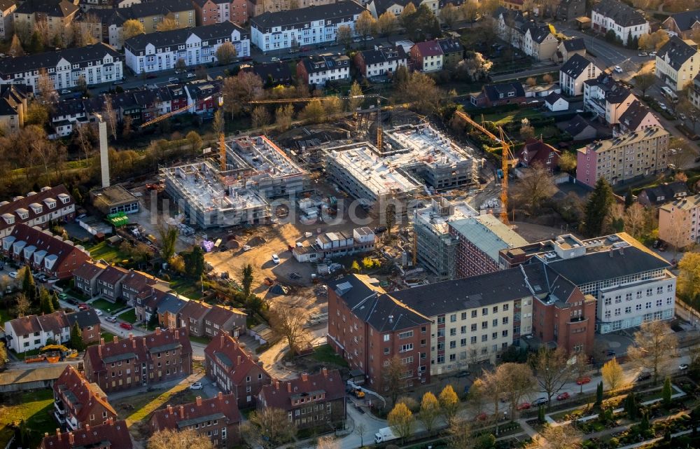 Luftaufnahme Herne - Baustelle für einen Erweiterungs- Neubau auf dem Klinikgelände des Krankenhauses Marienhospital-Herne II in Herne im Bundesland Nordrhein-Westfalen, Deutschland