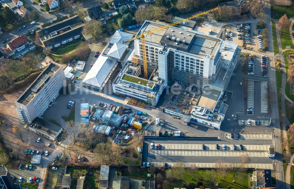 Luftaufnahme Herne - Baustelle für einen Erweiterungs- Neubau auf dem Klinikgelände des Krankenhauses Marienhospital Herne im Bundesland Nordrhein-Westfalen