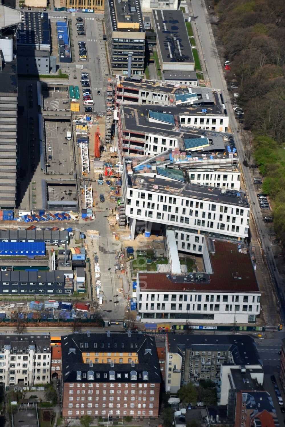 Luftaufnahme Kopenhagen - Baustelle für einen Erweiterungs- Neubau auf dem Klinikgelände des Krankenhauses Rigshospitalet am Blegdamsvej in Kopenhagen in Dänemark