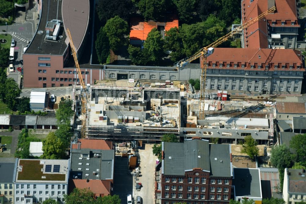 Luftbild Berlin - Baustelle für einen Erweiterungs- Neubau auf dem Klinikgelände des Krankenhauses Sana Klinikum Lichtenberg an der Fanningerstraße im Ortsteil Lichtenberg in Berlin, Deutschland