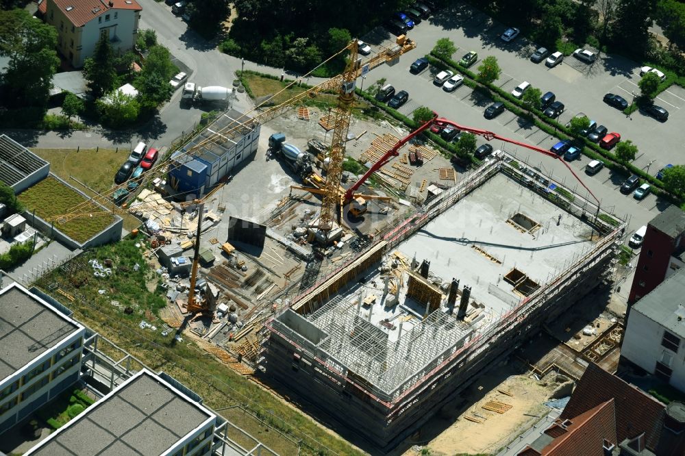 Luftbild Brandenburg an der Havel - Baustelle für einen Erweiterungs- Neubau auf dem Klinikgelände des Krankenhauses Städtisches Klinikum Brandenburg GmbH an der Hochstraße in Brandenburg an der Havel im Bundesland Brandenburg, Deutschland