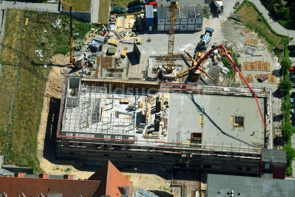 Brandenburg an der Havel aus der Vogelperspektive: Baustelle für einen Erweiterungs- Neubau auf dem Klinikgelände des Krankenhauses Städtisches Klinikum Brandenburg GmbH an der Hochstraße in Brandenburg an der Havel im Bundesland Brandenburg, Deutschland