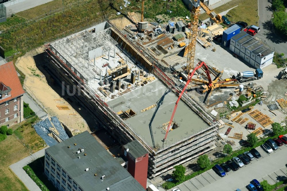 Luftbild Brandenburg an der Havel - Baustelle für einen Erweiterungs- Neubau auf dem Klinikgelände des Krankenhauses Städtisches Klinikum Brandenburg GmbH an der Hochstraße in Brandenburg an der Havel im Bundesland Brandenburg, Deutschland