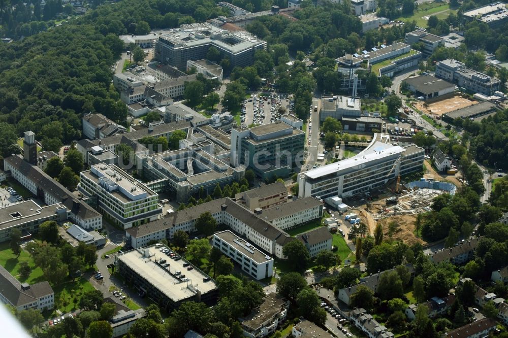 Bonn aus der Vogelperspektive: Baustelle für einen Erweiterungs- Neubau auf dem Klinikgelände des Krankenhauses Universitätsklinikum in Bonn im Bundesland Nordrhein-Westfalen, Deutschland