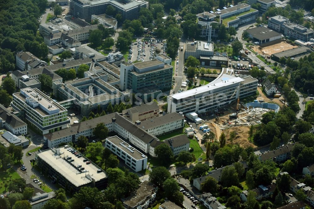 Luftbild Bonn - Baustelle für einen Erweiterungs- Neubau auf dem Klinikgelände des Krankenhauses Universitätsklinikum in Bonn im Bundesland Nordrhein-Westfalen, Deutschland