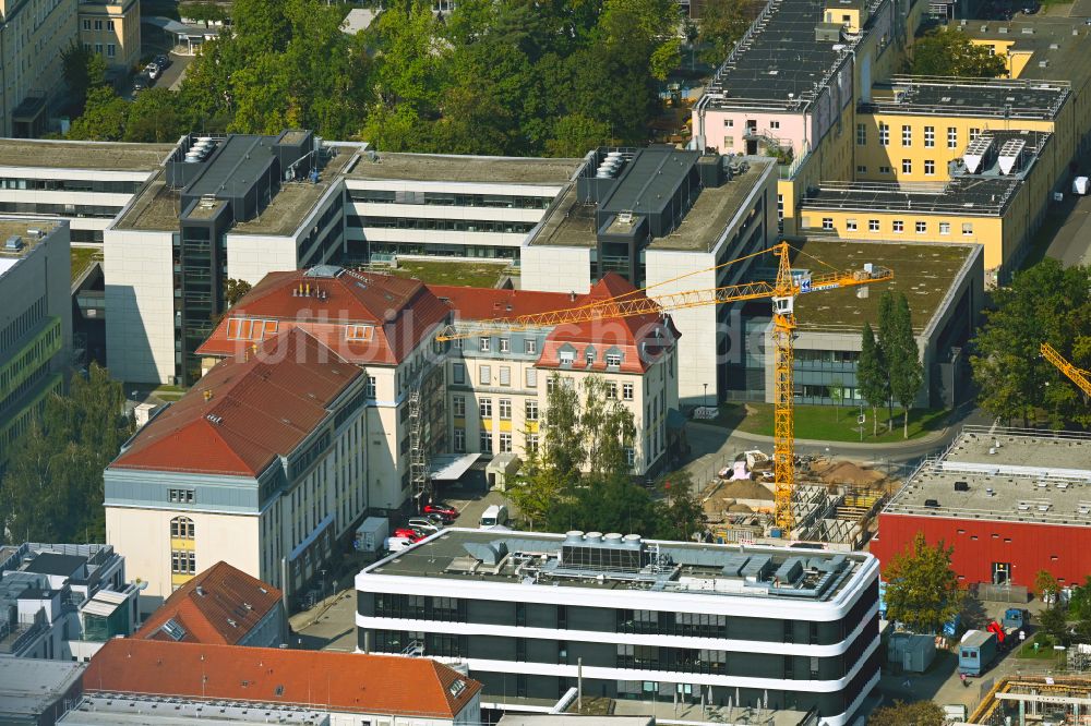 Luftbild Dresden - Baustelle für einen Erweiterungs- Neubau auf dem Klinikgelände des Krankenhauses Universitätsklinikum Carl Gustav Carus in Dresden im Bundesland Sachsen, Deutschland