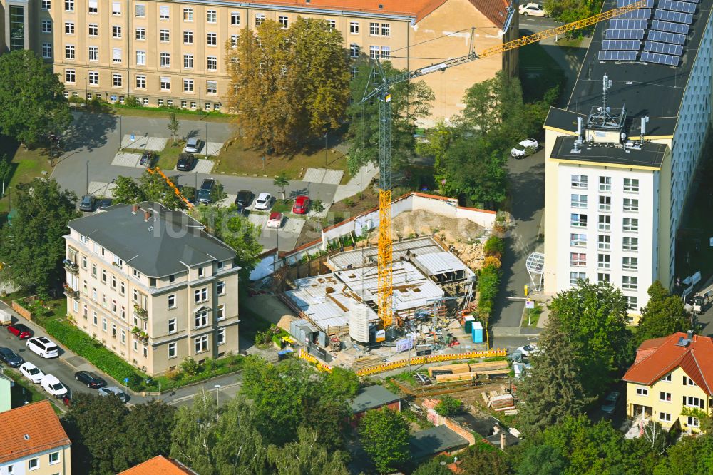 Dresden von oben - Baustelle für einen Erweiterungs- Neubau auf dem Klinikgelände des Krankenhauses Universitätsklinikum Carl Gustav Carus in Dresden im Bundesland Sachsen, Deutschland