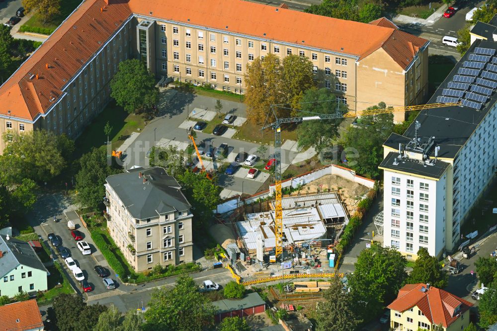 Luftaufnahme Dresden - Baustelle für einen Erweiterungs- Neubau auf dem Klinikgelände des Krankenhauses Universitätsklinikum Carl Gustav Carus in Dresden im Bundesland Sachsen, Deutschland