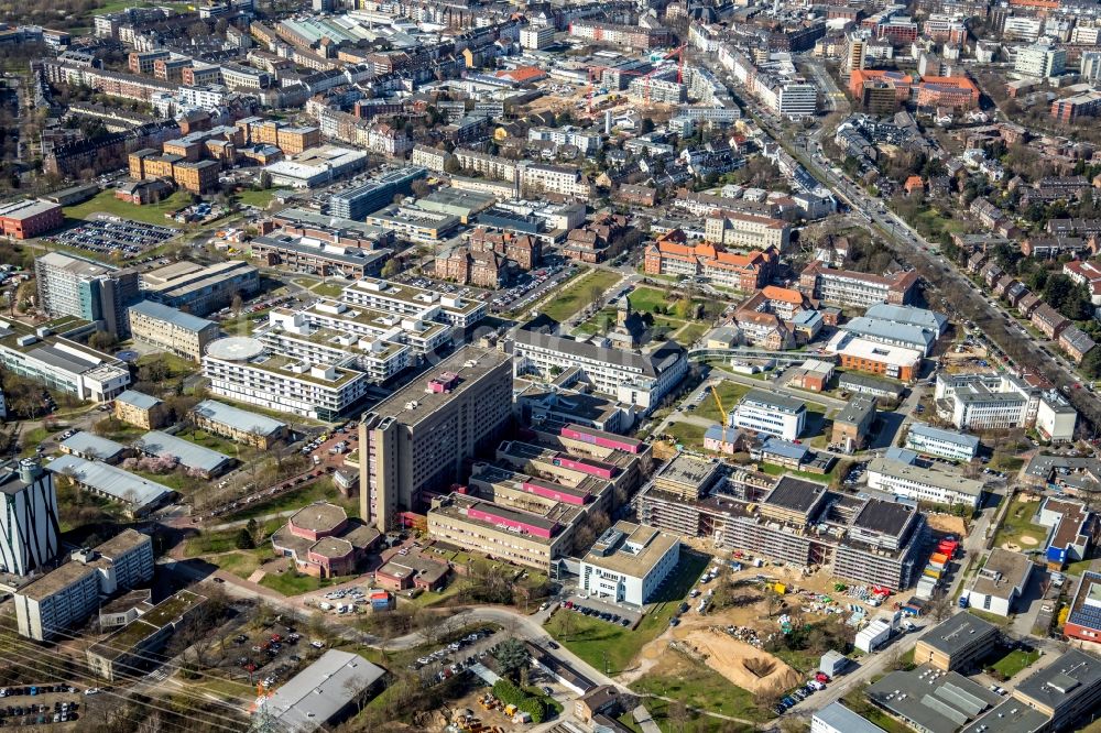 Luftbild Düsseldorf - Baustelle für einen Erweiterungs- Neubau auf dem Klinikgelände des Krankenhauses Universitätsklinikum Düsseldorf in Düsseldorf im Bundesland Nordrhein-Westfalen, Deutschland