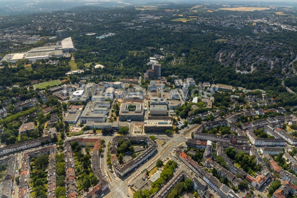 Luftaufnahme Essen - Baustelle für einen Erweiterungs- Neubau auf dem Klinikgelände des Krankenhauses Universitätsklinikum Essen in Essen im Bundesland Nordrhein-Westfalen, Deutschland