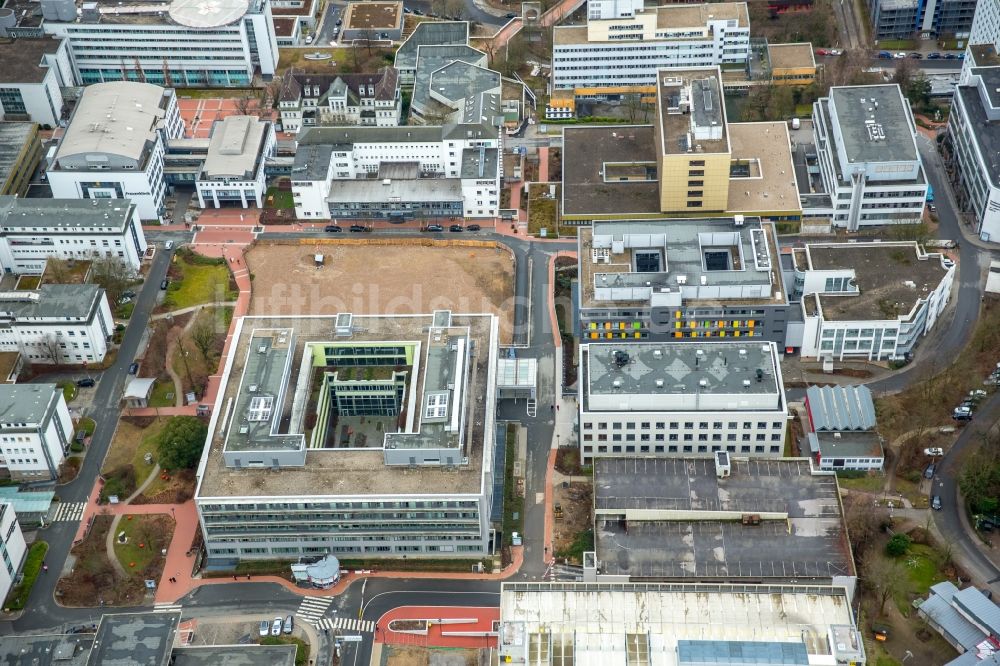 Essen von oben - Baustelle für einen Erweiterungs- Neubau auf dem Klinikgelände des Krankenhauses Universitätsklinikum Essen im Ortsteil Stadtbezirke III in Essen im Bundesland Nordrhein-Westfalen