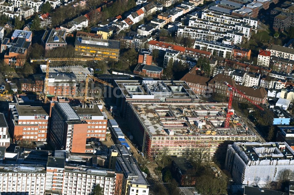 Hamburg aus der Vogelperspektive: Baustelle für einen Erweiterungs- Neubau auf dem Klinikgelände des Krankenhauses Universitätsklinikum Hamburg-Eppendorf an der Martinistraße im Ortsteil Eppendorf in Hamburg, Deutschland