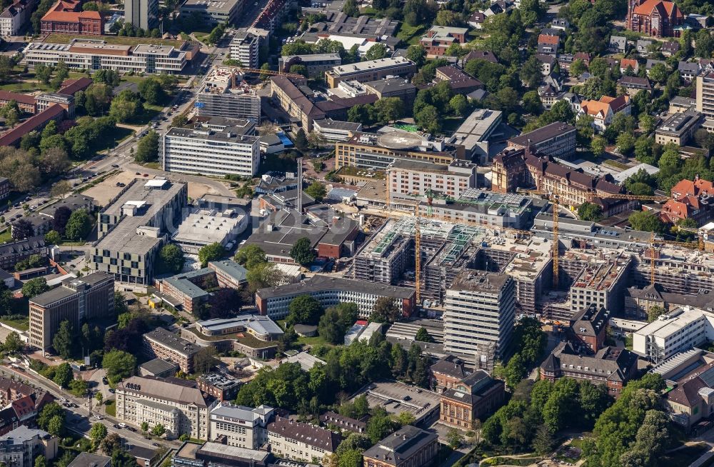 Kiel aus der Vogelperspektive: Baustelle für einen Erweiterungs- Neubau auf dem Klinikgelände des Krankenhauses Universitätsklinikum Schleswig-Holstein in Kiel im Bundesland Schleswig-Holstein, Deutschland