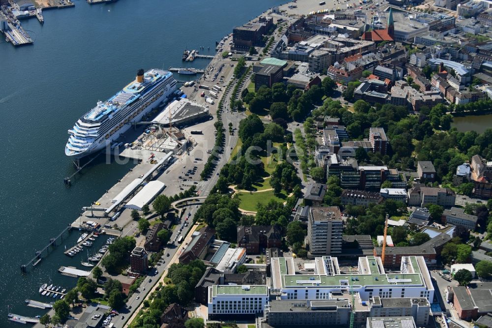 Kiel aus der Vogelperspektive: Baustelle für einen Erweiterungs- Neubau auf dem Klinikgelände des Krankenhauses Universitätsklinikum Schleswig-Holstein in Kiel im Bundesland Schleswig-Holstein, Deutschland