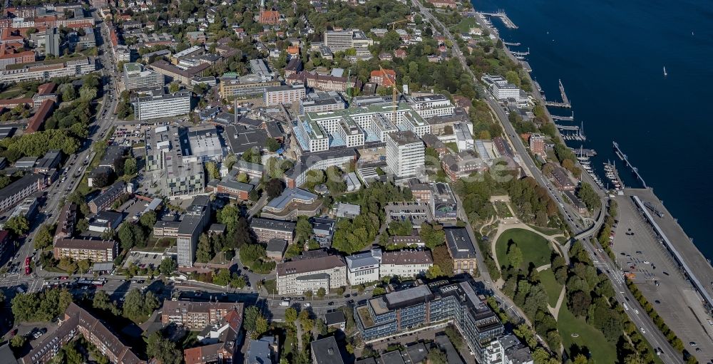 Kiel aus der Vogelperspektive: Baustelle für einen Erweiterungs- Neubau auf dem Klinikgelände des Krankenhauses Universitätsklinikum Schleswig-Holstein im Ortsteil Ravensberg in Kiel im Bundesland Schleswig-Holstein, Deutschland