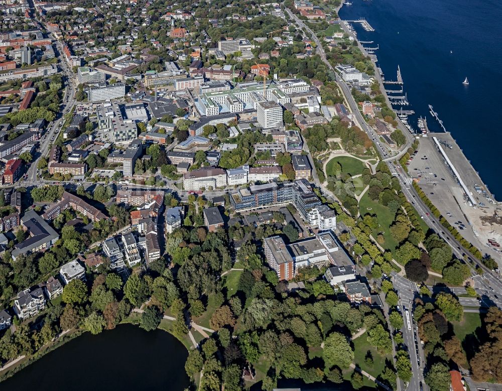 Luftbild Kiel - Baustelle für einen Erweiterungs- Neubau auf dem Klinikgelände des Krankenhauses Universitätsklinikum Schleswig-Holstein im Ortsteil Ravensberg in Kiel im Bundesland Schleswig-Holstein, Deutschland