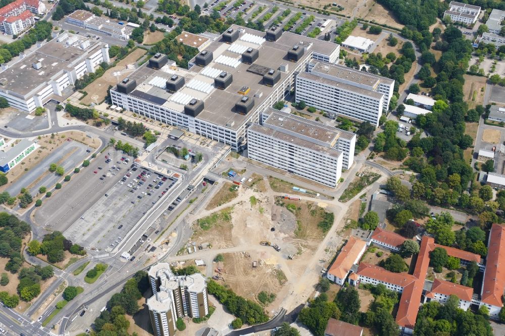 Göttingen von oben - Baustelle für einen Erweiterungs- Neubau auf dem Klinikgelände des Krankenhauses Universitätsmedizin Göttingen in Göttingen im Bundesland Niedersachsen, Deutschland