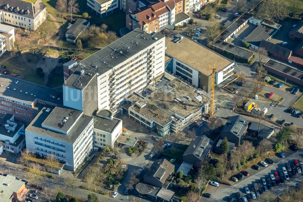 Luftbild Dinslaken - Baustelle für einen Erweiterungs- Neubau auf dem Klinikgelände des Krankenhauses St. Vinzenz-Hospital an der Doktor-Otto-Seidel-Straße in Dinslaken im Bundesland Nordrhein-Westfalen, Deutschland