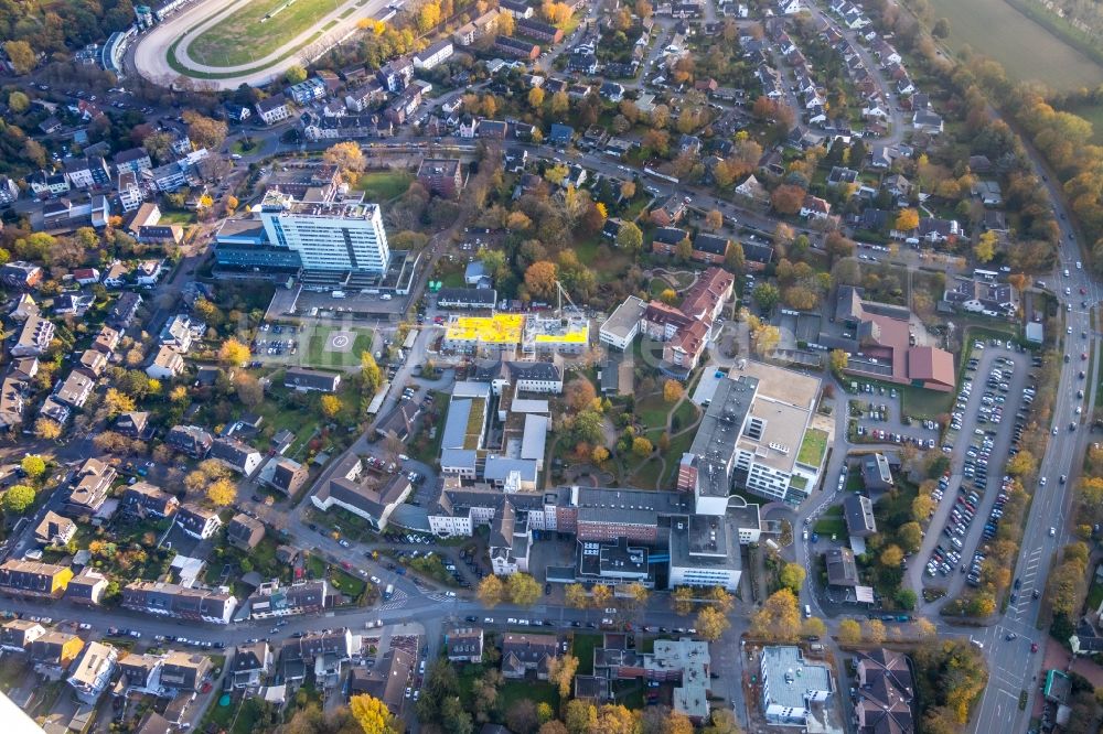 Dinslaken von oben - Baustelle für einen Erweiterungs- Neubau auf dem Klinikgelände des Krankenhauses St. Vinzenz-Hospital an der Doktor-Otto-Seidel-Straße in Dinslaken im Bundesland Nordrhein-Westfalen, Deutschland