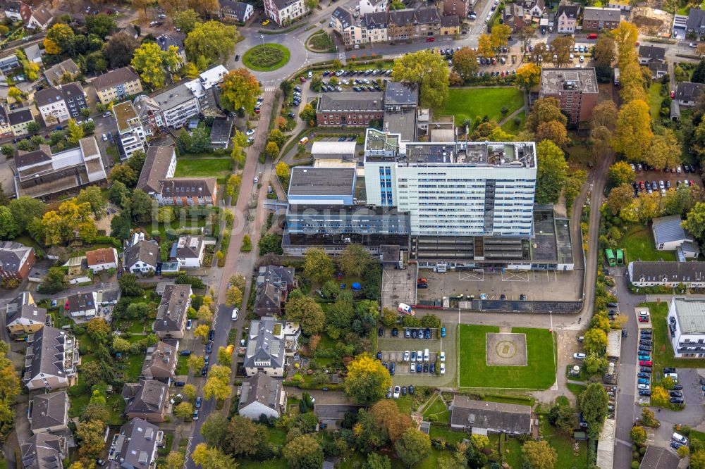 Dinslaken von oben - Baustelle für einen Erweiterungs- Neubau auf dem Klinikgelände des Krankenhauses St. Vinzenz-Hospital an der Doktor-Otto-Seidel-Straße in Dinslaken im Bundesland Nordrhein-Westfalen, Deutschland