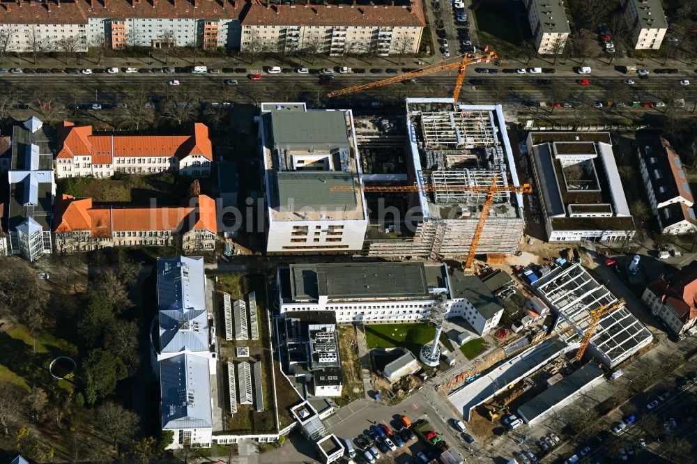 Luftaufnahme Berlin - Baustelle für einen Erweiterungs- Neubau auf dem Klinikgelände des Krankenhauses Vivantes Auguste-Viktoria-Klinikum im Ortsteil Schöneberg in Berlin, Deutschland